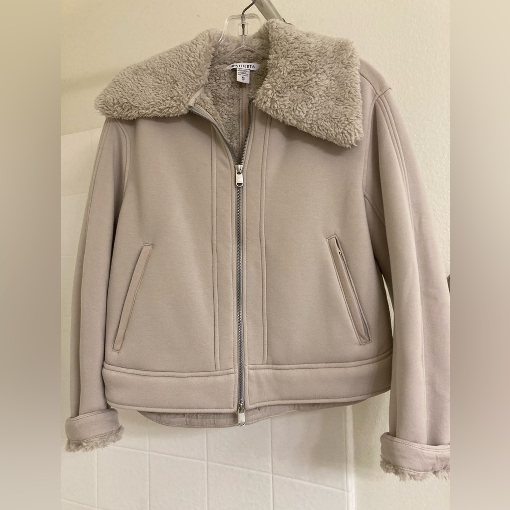 Athleta Westbound Sherpa jacket in beige - size XS - unused - so warm and soft!